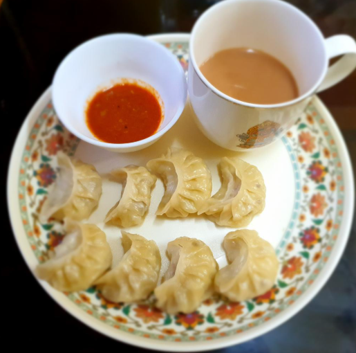 Delhi street food momo, chai